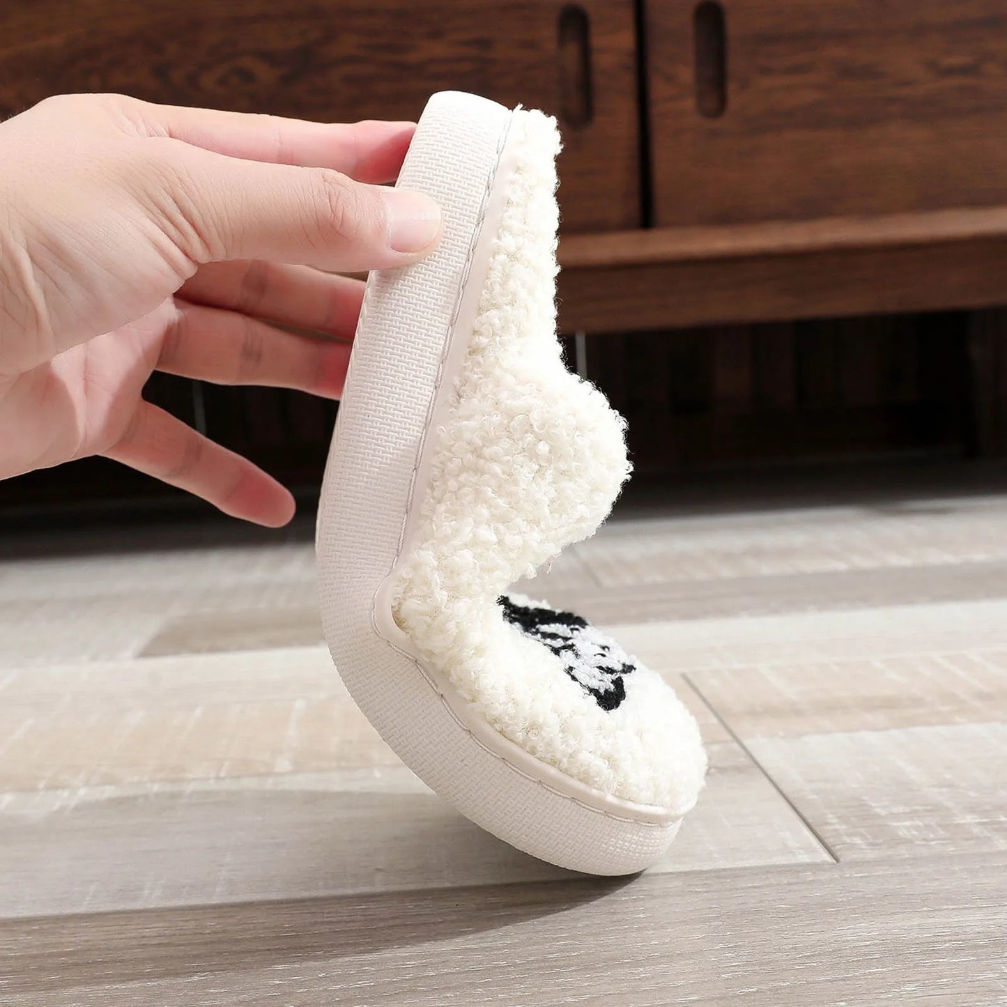 Winter Home Slippers For Women Cute Cotton Slippers Embroidery Houseshoes Cozy Fluffy House Retro Shoes Indoor Slide Shoes