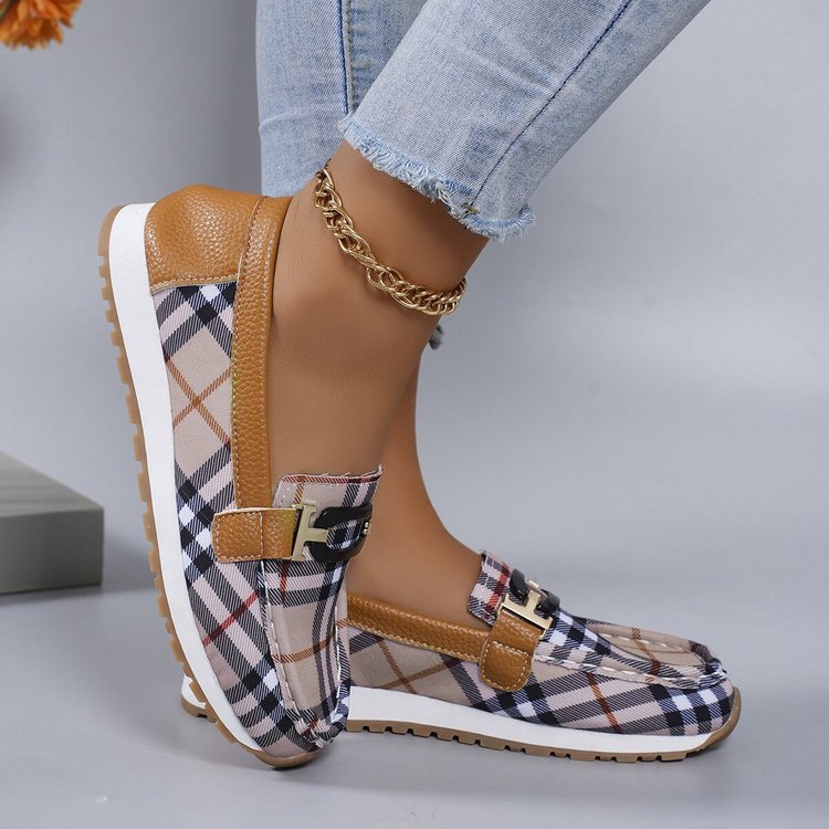 Checkered metal buckle low top single shoe for women's autumn new style worn as an outerwear with lazy board shoes