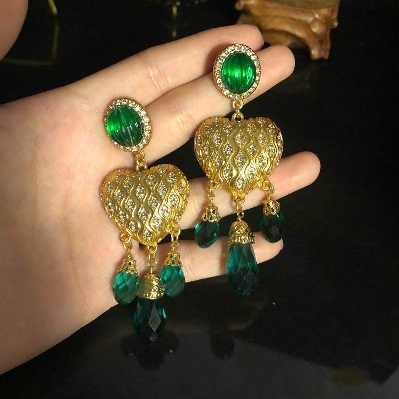 Western antique jewelry plated with real gold, green water droplets, glass pendant with diamonds, heart-shaped earrings, long ea